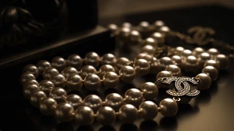 De luxe en elegante Chanel parel ketting .